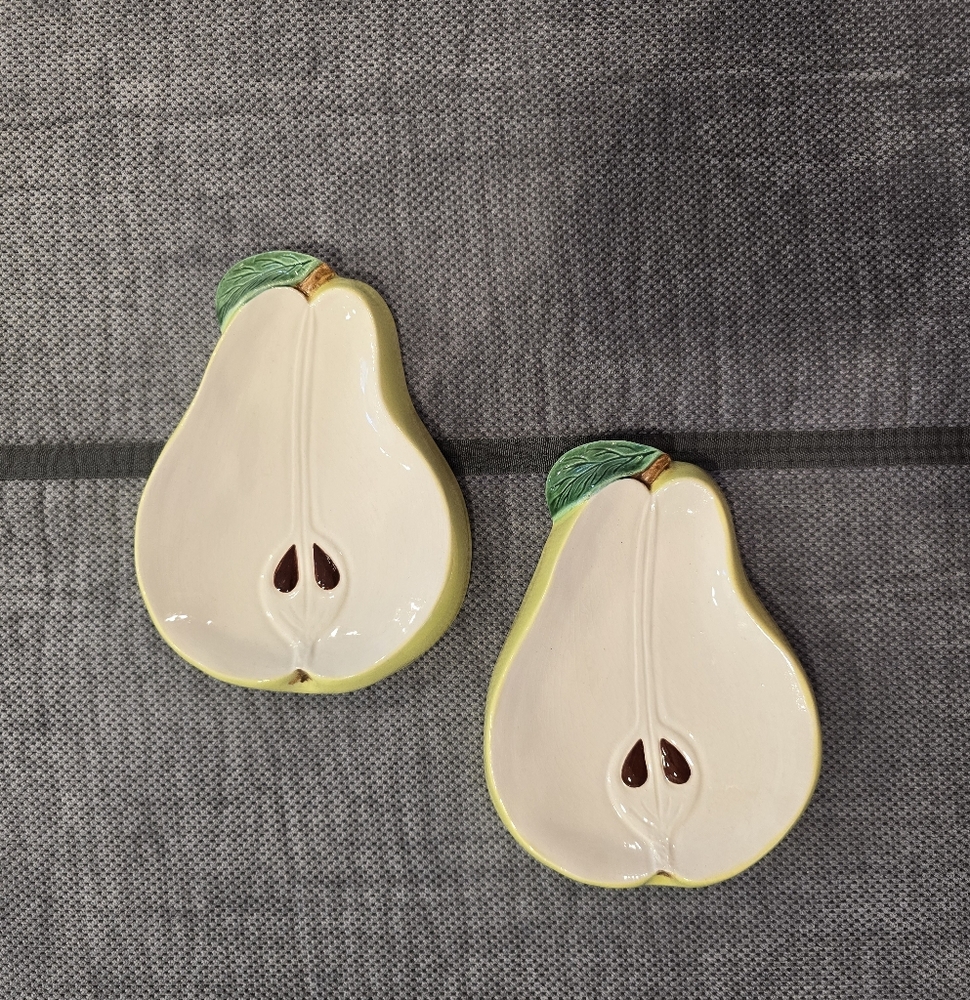 VINTAGE Ceramic Pears